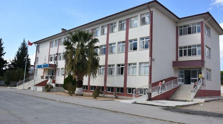 Nazilli Belediyesi Okullara Desteğini S&uuml;rd&uuml;r&uuml;yor