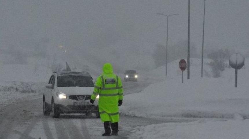 Bolu Dağı&rsquo;nda Yoğun Kar Yağışı Başladı