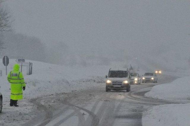 Bolu Dağı’nda Yoğun Kar Yağışı Başladı