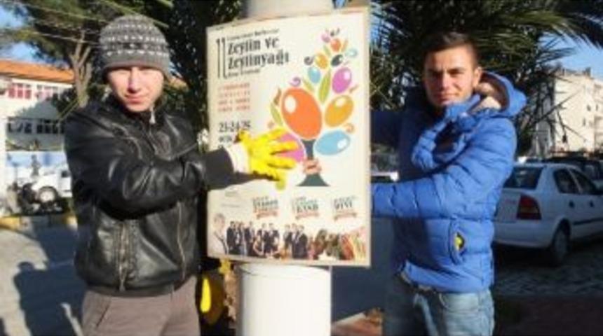 Burhaniye&rsquo; De Festival Afişleri Asılmaya Başlandı