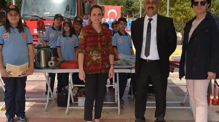 İtfaiyecilik Haftası Dolayısıyla Bilgilendirme Standı Kuruldu