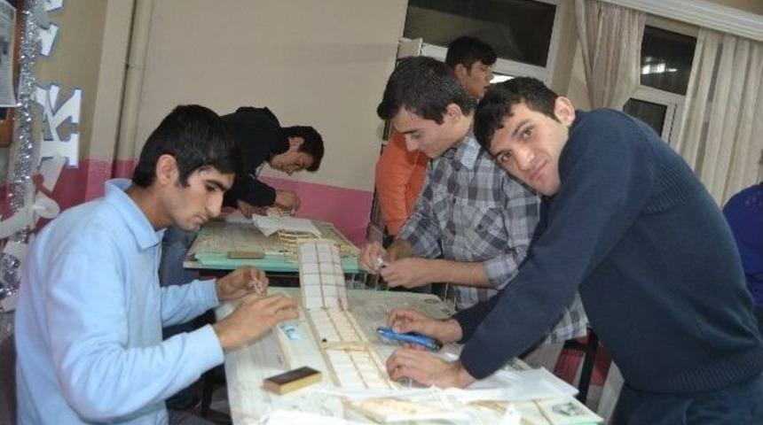 T&uuml;rk Hava Kurumu Gelibolu Şubesi&rsquo;nden Model U&ccedil;ak Kursu