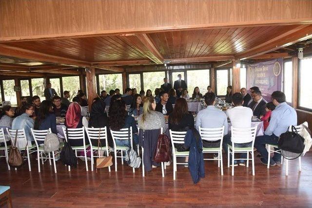 Başkan Yağcı, İzmir’den Gelen Üniversite Öğrencileriyle Bir Araya Geldi