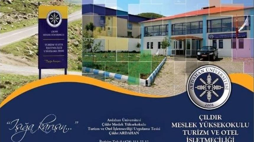 G&uuml;neş, Kış Ve G&ouml;l Manzaralı Ziyafet