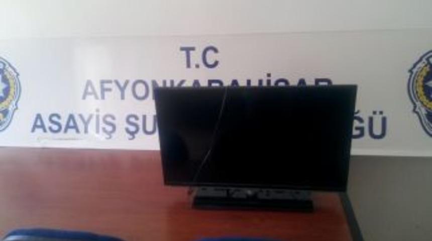 3 Evi Soyan Şahıs &Ccedil;aldığı Televizyon İle Yakalandı