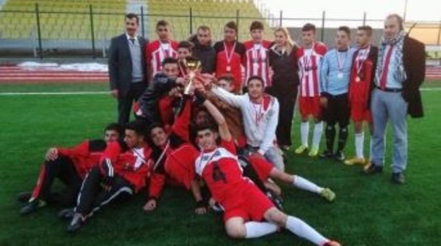 Şampiyon &Ccedil;ıldır Lisesi