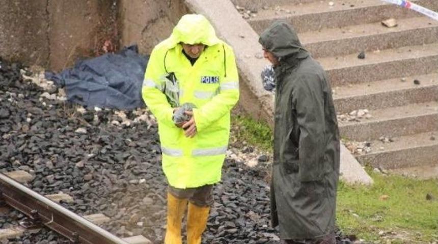 İzban Treninin &Ccedil;arptığı Tarım Iş&ccedil;isi Gen&ccedil; Kadın &Ouml;ld&uuml;