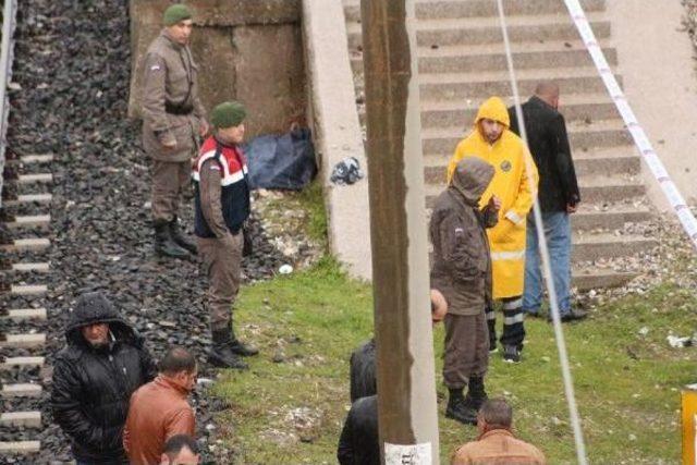 İzban Treninin &Ccedil;arptığı Tarım Iş&ccedil;isi Gen&ccedil; Kadın &Ouml;ld&uuml; 1