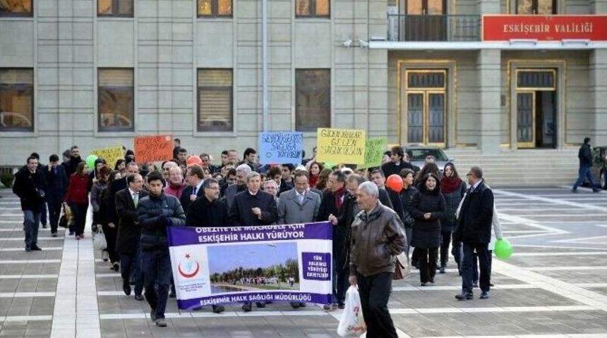 &ldquo;sağlıklı Beslenme Ve Hareketli Yaşam&rdquo; Temalı Y&uuml;r&uuml;y&uuml;şler S&uuml;r&uuml;yor