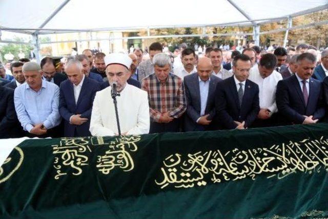 Kocaeli Belediye Başkanı Karaosmanoğlu nun Babası Toprağa Verildi 1