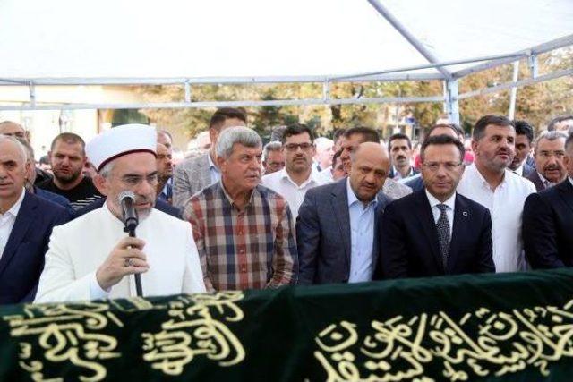 Kocaeli Belediye Başkanı Karaosmanoğlu nun Babası Toprağa Verildi 2