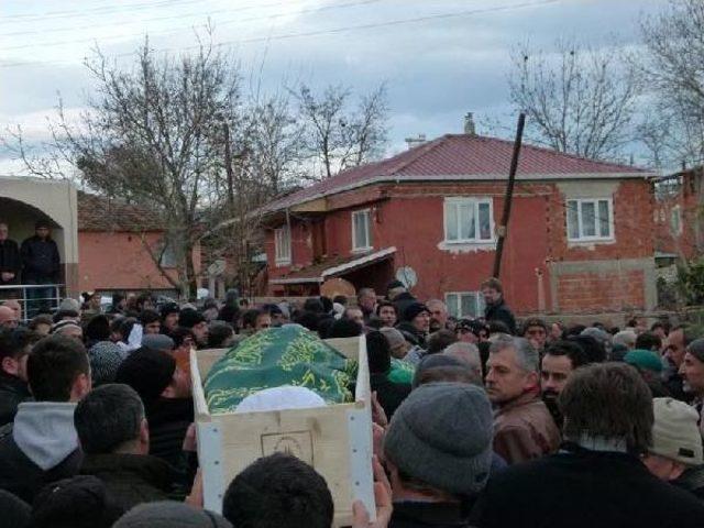 Bafra'da Gölde Kaybolan 4 Kişiyi Arama Çalışmaları Sürüyor (2)