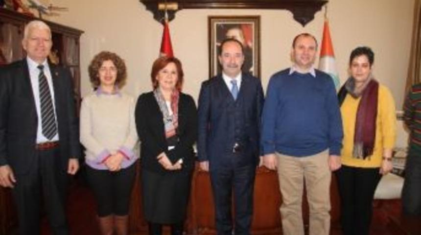 Edirne Kent Konseyi &Uuml;yeleri, Belediye Başkanı G&uuml;rkan&rsquo;ı Ziyaret Etti