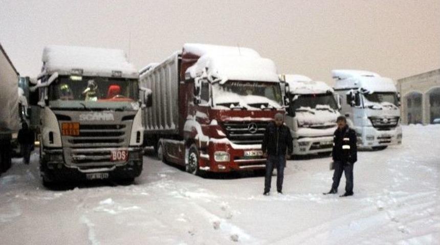 Kar, K&uuml;tahya&rsquo;da Hayatı Fel&ccedil; Etti