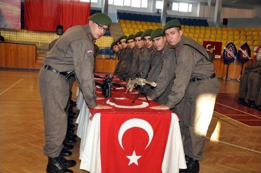 175 Kısa D&ouml;nem Asker Yemin Etti