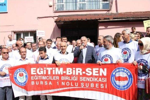 Öğretmene Bıçakla Saldıran Kadın Velinin Serbest Bırakılması Protesto Edildi