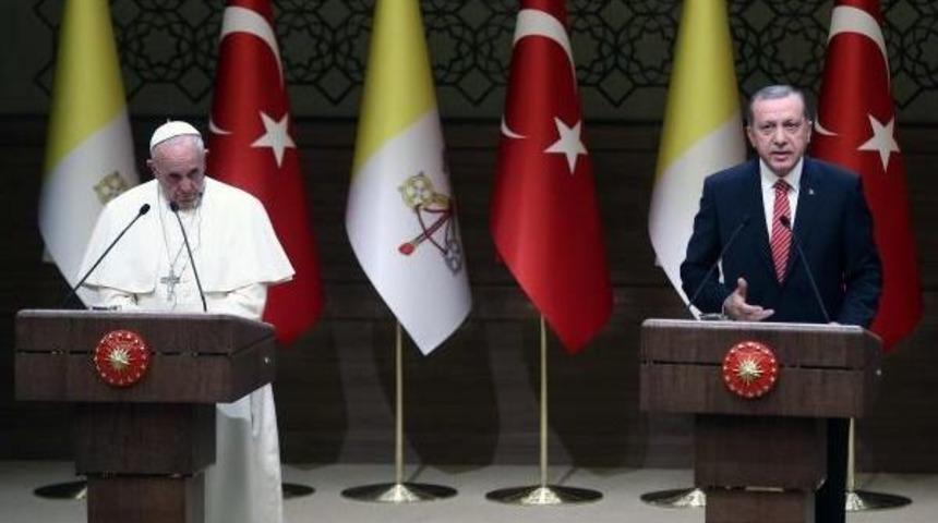 Papa francesco u&ccedil;akta konuştu (6)