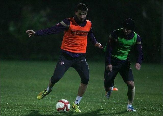 Osmanlıspor&rsquo;da Uğur T&uuml;t&uuml;neker İlk Antrenmanına &Ccedil;ıktı 1