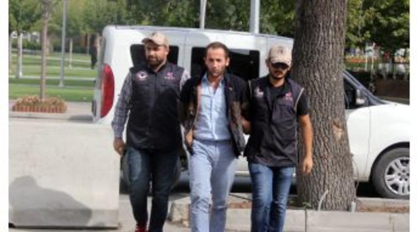 Ter&ouml;r &Ouml;rg&uuml;t&uuml;n&uuml;n Propagandasını Yapan Asker Tutuklandı