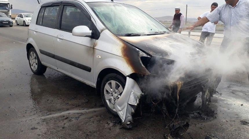 Hareket Halindeki Ara&ccedil; Alev Aldı