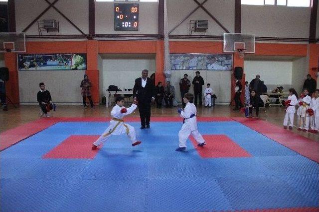 Van’da Karate İl Birinciliği Sona Erdi