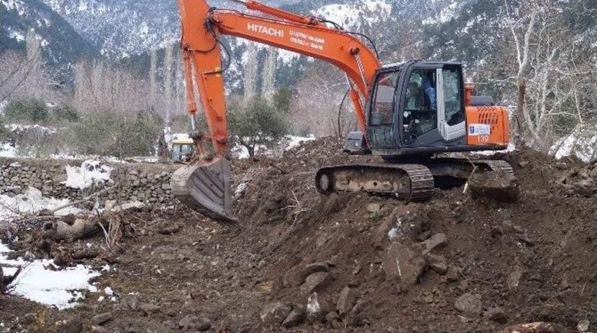 Aski, Gencellidere&rsquo;de Yaraları Sarıyor