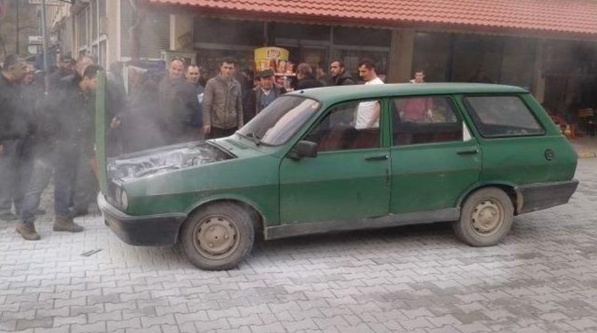 Seyir Halindeki Otomobil Alev Aldı