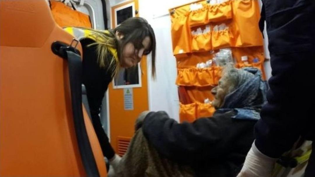 Hanım Nine, Buz Kesen Havadan Değil Buzlaşmış Kalplerden Şikayet&ccedil;i Oldu