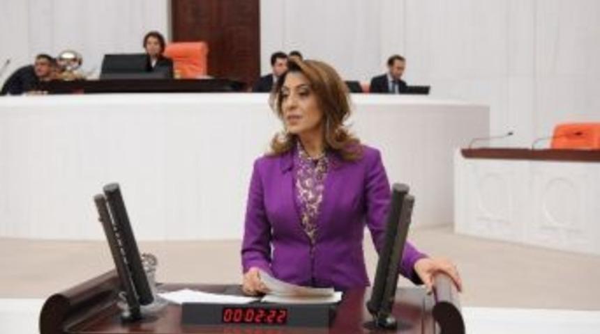 Ak Parti&rsquo;de Nesrin Ulema&rsquo;ya Yeni G&ouml;rev