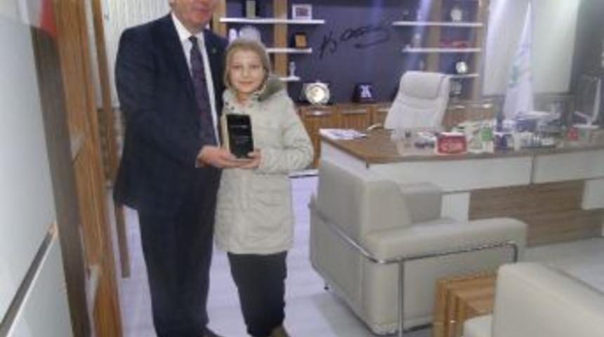 Başkan Şahiner Fatma Nur Yazgı&rsquo;yı Sevindirdi