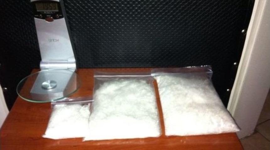 Jandarma 100 Bin Dolarlık Uyuşturucu Ele Ge&ccedil;irdi