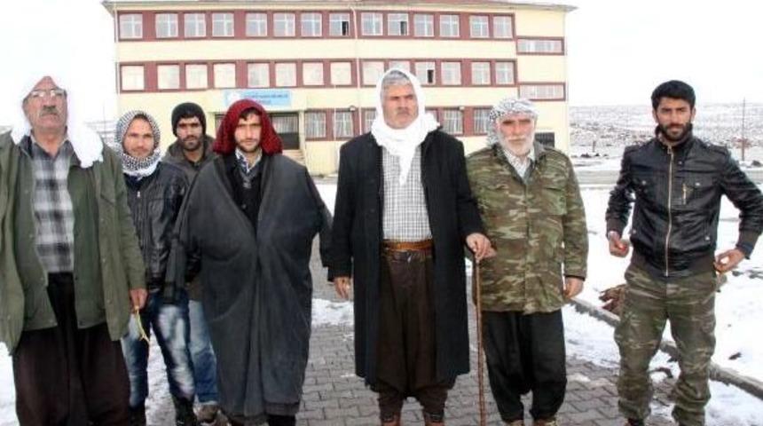 Siverek'te Kar Ve Elektrik Kesintisi Yaşamı Olumsuz Etkiliyor