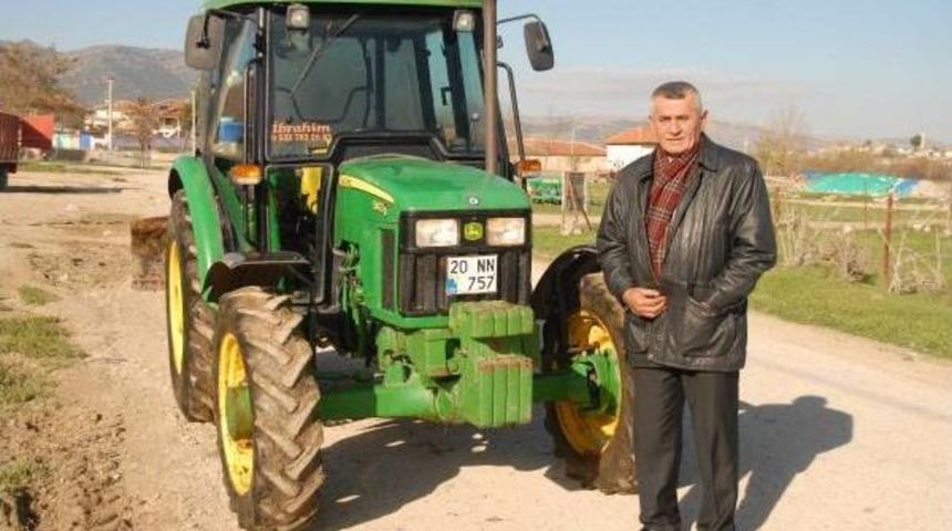 &Ccedil;ift&ccedil;iye 'trakt&ouml;rle otoyoldan ge&ccedil;iş' cezası