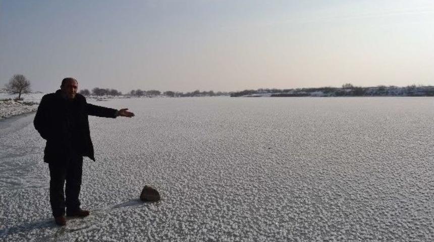 Murat Nehri Buz Tuttu