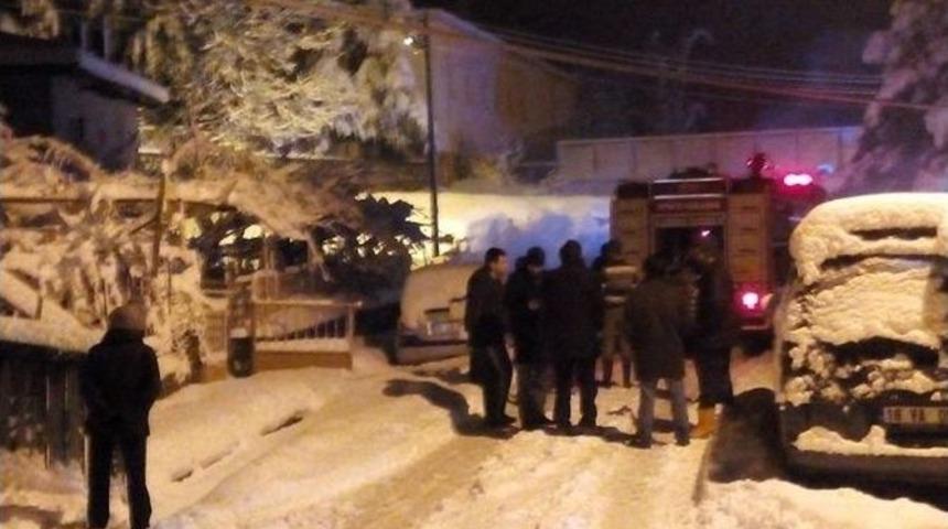 Seyir Halindeki Otomobil Alev Alev Yandı