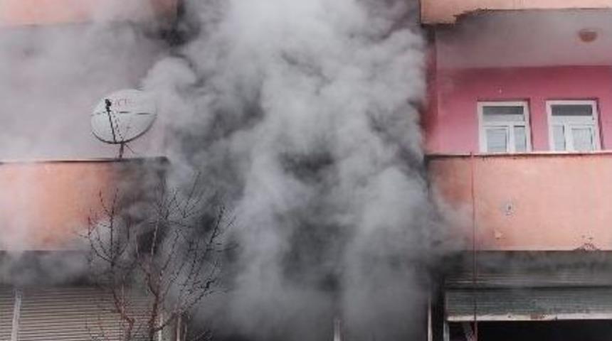 Elbistan&rsquo;da İş Yeri Yangını Korkuttu