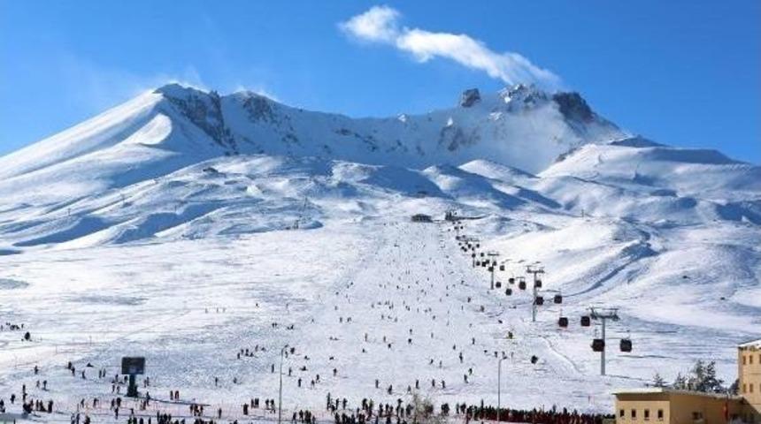 Hafta Sonu 60 Bin Kişi Erciyes&rsquo;E &Ccedil;ıktı