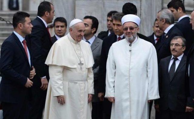 Papa francesco sultanahmet camii'nde (1)