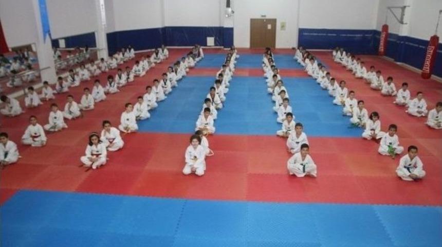 Sekasem, Sporcu Fabrikası Gibi &Ccedil;alışıyor