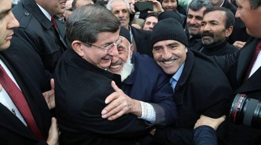 Başbakan Davutoğlu Erzurum&rsquo;da