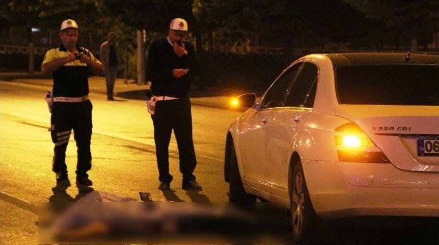 Yolun Karşısına Ge&ccedil;mek İsterken İki Aracın &Ccedil;arpması Sonucu &Ouml;ld&uuml;