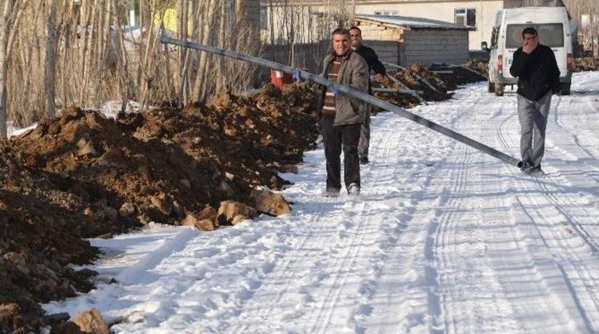 Erciş Belediyesi&rsquo;nın Kış Mesaisi Devam Ediyor