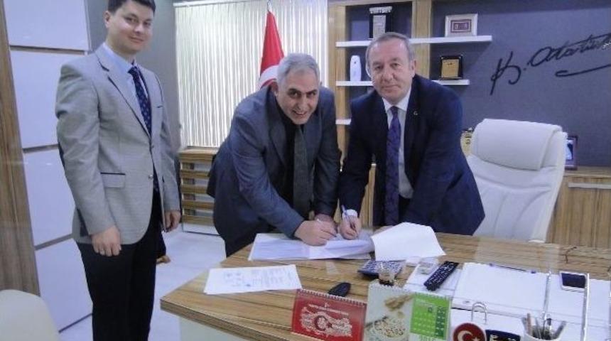 Sungurlu’da Belediye Personeli Maaşlarını Vakıfbank’dan Alacak