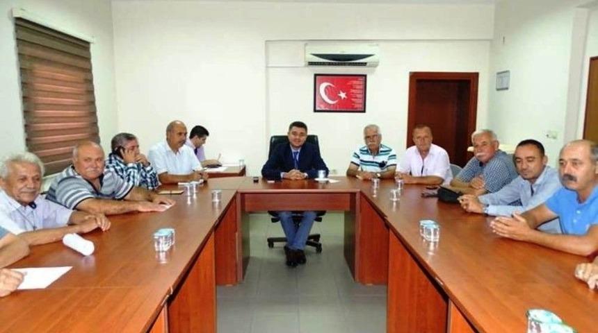 Kaymakam S&uuml;r&uuml;c&uuml;, Muhtarlarla Buluştu