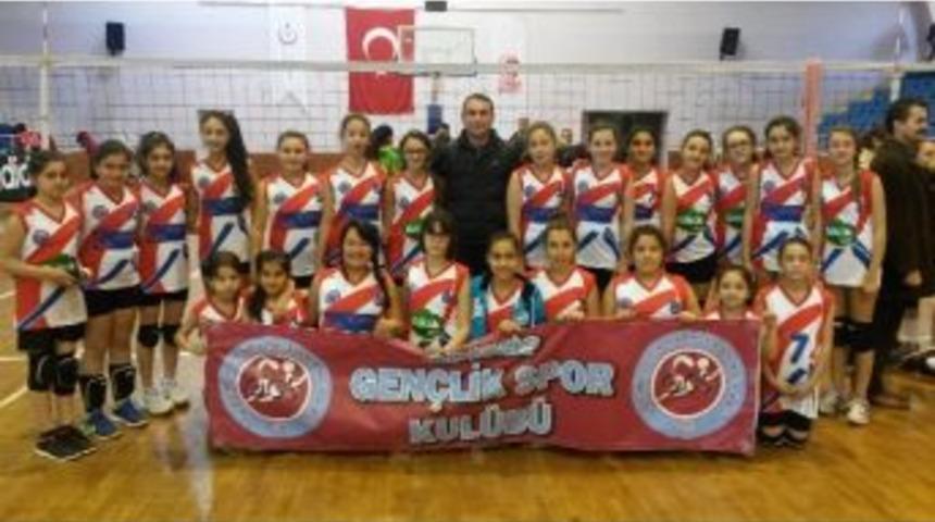 &Ouml;demiş Gen&ccedil;lik&rsquo;in Voleybolcuları Aydın&rsquo;dan Birincilikle D&ouml;nd&uuml;