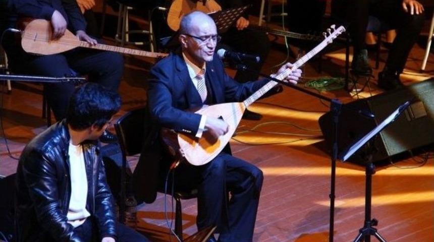 Bilge Ozan Neşet Ertaş T&uuml;rk&uuml;leriyle Anıldı