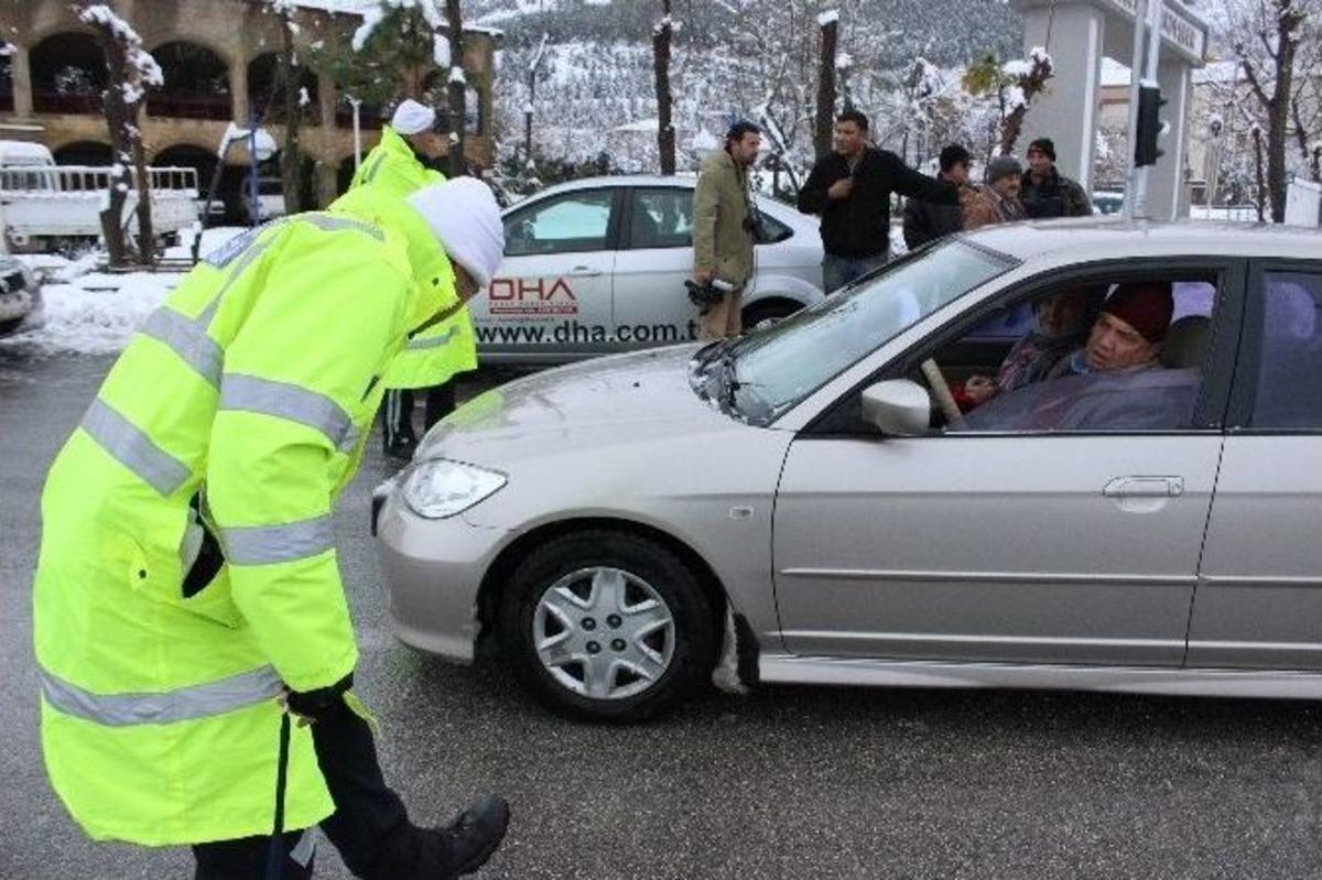 Denizli&rsquo;de Kar Yağışı Etkili Oluyor