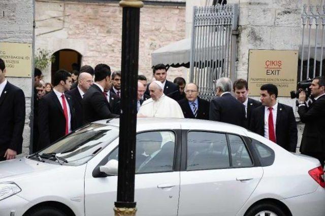 Papa francesco'dan sultanahmet camii'nde dua...