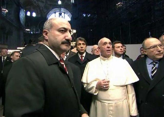 Papa francesco'dan sultanahmet camii'nde dua...