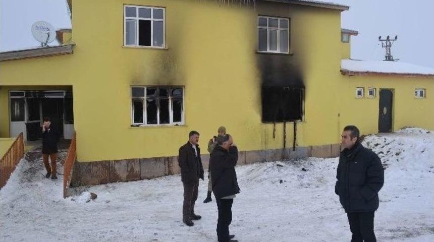 Muş Kayak Evi Yakıldı